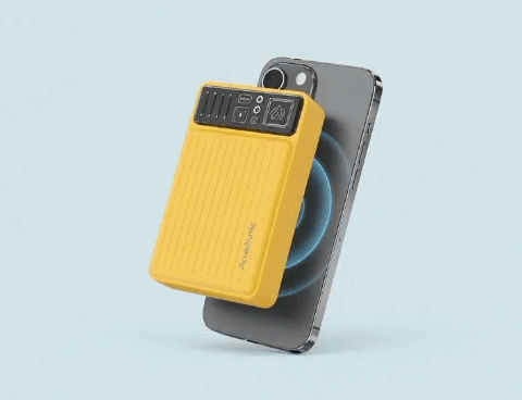 10000mAh Fast Charging Power Bank with Built-in 4 Cables